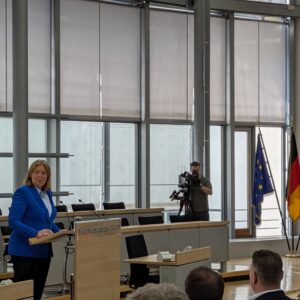 Die Präsidentin des Deutschen Bundestages Bärbel Bas hielt die Festrede zur Feierstunde im Landtag von Sachsen-Anhalt.